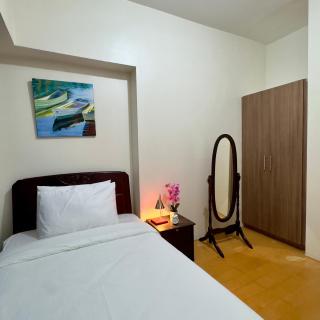 Entire 2BR apartment in BGC - 3