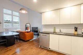 Urban Haven, Modern Comfort in Downtown MTL - 7