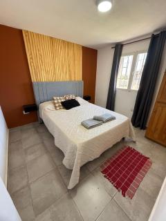 Casa con pileta a 2 cuadras del río - 7