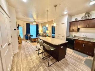 Spacious 2-Bedroom Urban Oasis - 9