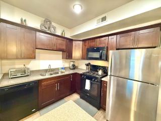 Spacious 2-Bedroom Urban Oasis - 2