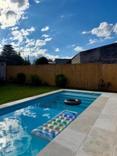 Casa con pileta a 2 cuadras del río - 9