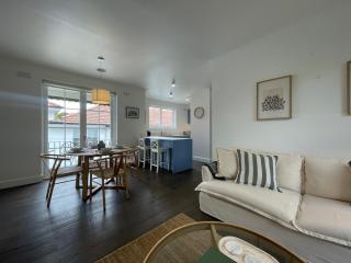 Complete Host Caroline St Apartments - 5