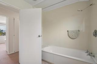 Lake Hawea Family Holiday Home - 1