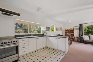 Lake Hawea Family Holiday Home - 5