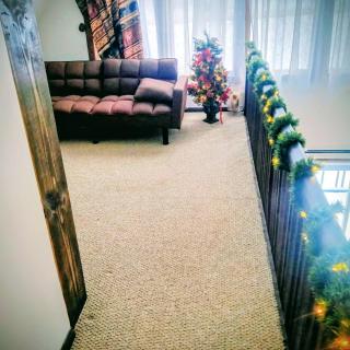 Hideout Pocono Chalet - 8