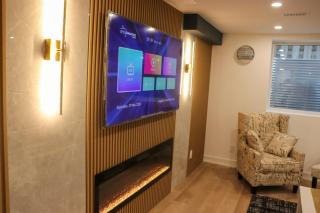 Luxury Brand-New Spacious Apartment in Richmond Hill - 6