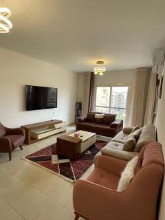 Cozy 3BR Stay in Rehab City - 9