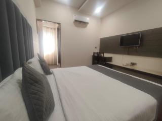 Hotel Rudra Vilas - 5