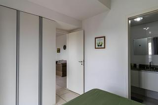 Prédio em frente ao shopping Estação - 2