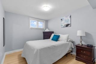 Cozy 2BR Loft Fast WiFi Parking - 4