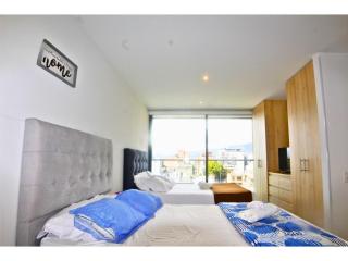 Oasis in Zona T with 2 Queen Beds, Pool, Sauna & Gym - 7