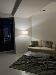 Affordable Staycation with Balcony at The Gramercy Makati - 3
