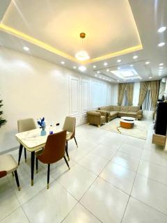 Cozy 2 Bed 2 Bathroom - 8