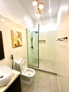 Cozy 2 Bed 2 Bathroom - 7