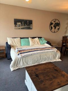 Cozy getaway with a view! - 7