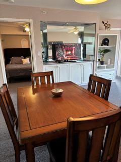 Cozy getaway with a view! - 1