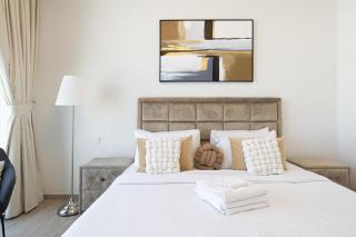 Stunning 2BR with Panoramic Creek Harbour Views - 5