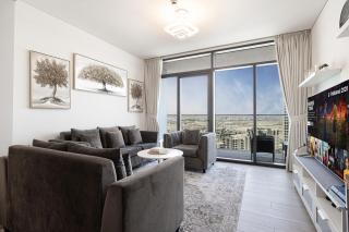 Stunning 2BR with Panoramic Creek Harbour Views - 3
