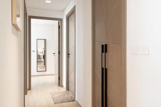 Stunning 2BR with Panoramic Creek Harbour Views - 1