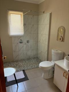 Thyme Inn on Greenway - 5