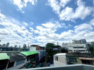 Common Living Bangkok - 8