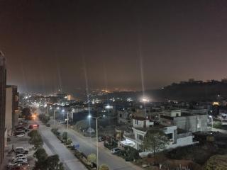 Lavish 2 Bedroom Luxury Condo Close to GIGA mall - 2