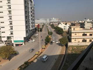 Lavish 2 Bedroom Luxury Condo Close to GIGA mall - 1