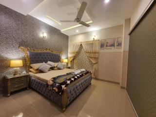 Lavish 2 Bedroom Luxury Condo Close to GIGA mall - 6