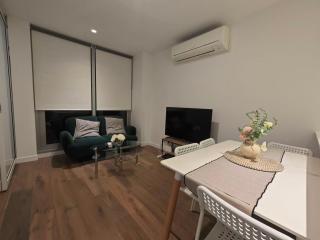 1408 Rose Lane Modern Two-Bedroom - 9