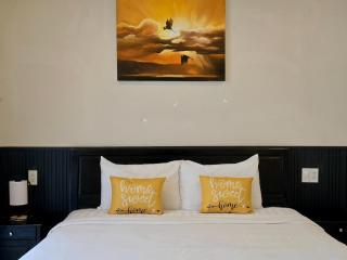 Flamingo Homestay - Spacious Room with Comfortable Spring Mattress - 200m from Hoi An Ancient Town & Night Market - 8