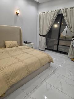 Cozy modern 3 bed house - 2