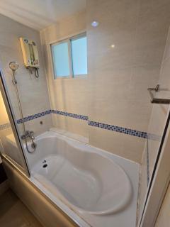 Silom Sala Daeng Sathon Upscale Condo - 4