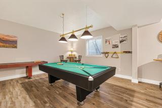 Teton Harmony by KABINO Hot Tub Pool Table Fire Pit Mtn Views 2 Levels 2 Living Rooms WiFi Grill - Driggs - 2