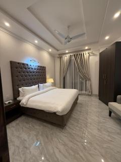 Regency Suites - 4