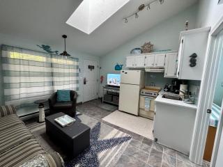 Nautical Mile Resort #234 King BedPoolHot Tub - 9