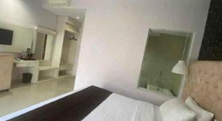 Rizen Premiere Hotel - 8