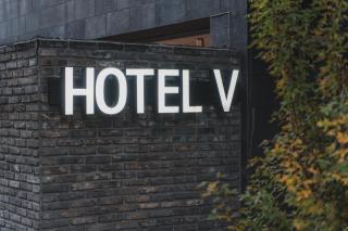 V Hotel - 6