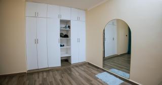 Luxury 2BR Apartment with AC, Wi Fi, Backup Power Ideal for Families , Bukoto - 3