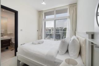 StayShort - Modern 3 BR villa in Damac Hills 2 with Garden that sleeps 6 - 4