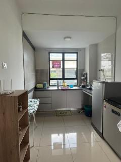 A well-kept unit with four bedrooms and ensuite bathrooms - 5