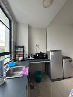 A well-kept unit with four bedrooms and ensuite bathrooms - 6