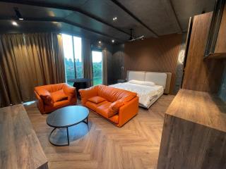 Pezo 4 - Boutique Stay with Outdoor Jacuzzi in Hyderabad by Homeyhuts - 3