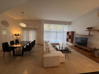 Luxury 4BR New Cairo Villa with Pool & Elevator - FAMILY ONLY - 6