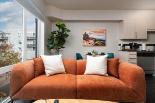 Cozy in Queen Anne - 94 Walk Score - Free Parking - 4