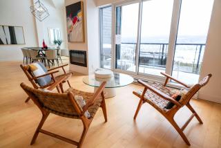 405 - Modern and Luxury Condo - View and Pool - 2