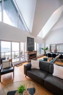 406 - Luxury Condo Le Clair-Obscur - View & Pool - 5