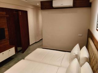 POP 84118E Shreyas - 1