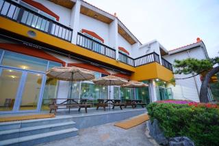 Buan Byeonsan Peninsula With Hill Pension - 3