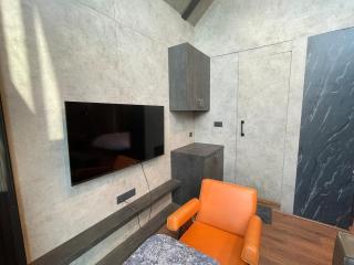 Bankroft 7 - Peaceful Retreat with Jacuzzi in Hyderabad by Homeyhuts - 7